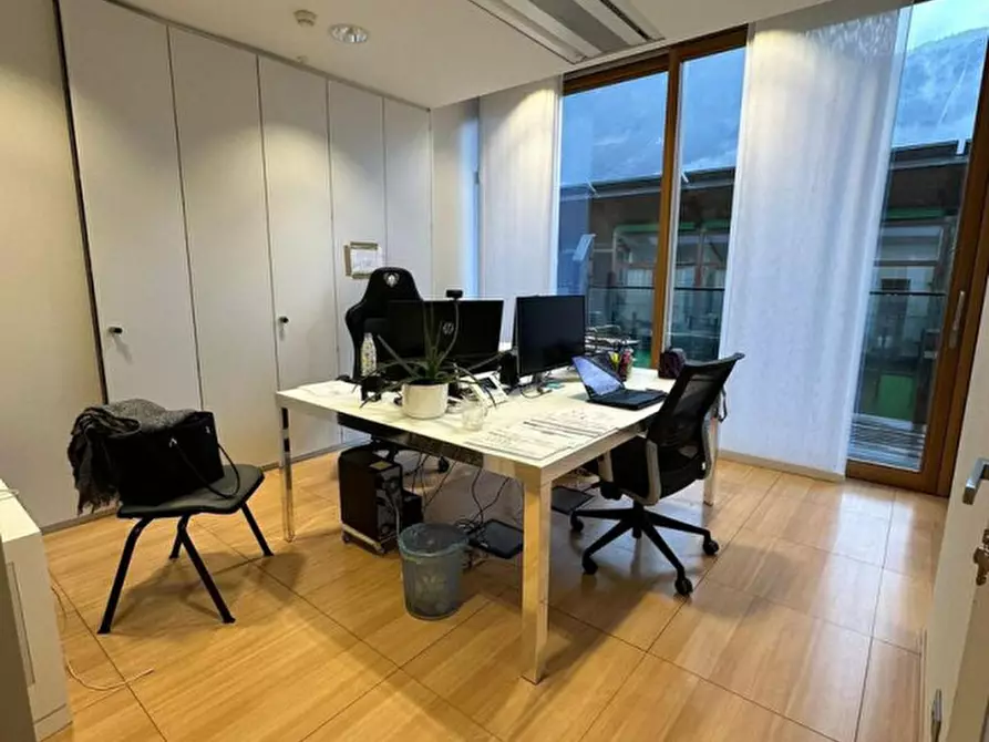 Immagine 3 di Ufficio in vendita  in via olivetti a Trento