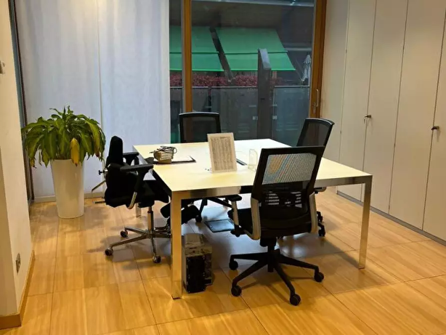 Immagine 8 di Ufficio in vendita  in via olivetti a Trento
