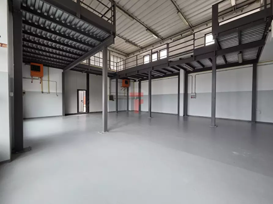 Immagine 1 di Capannone industriale in affitto  in Strada del Santo a Cadoneghe