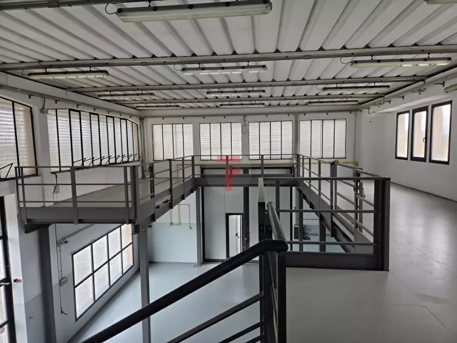 Immagine 10 di Capannone industriale in affitto  in Strada del Santo a Cadoneghe