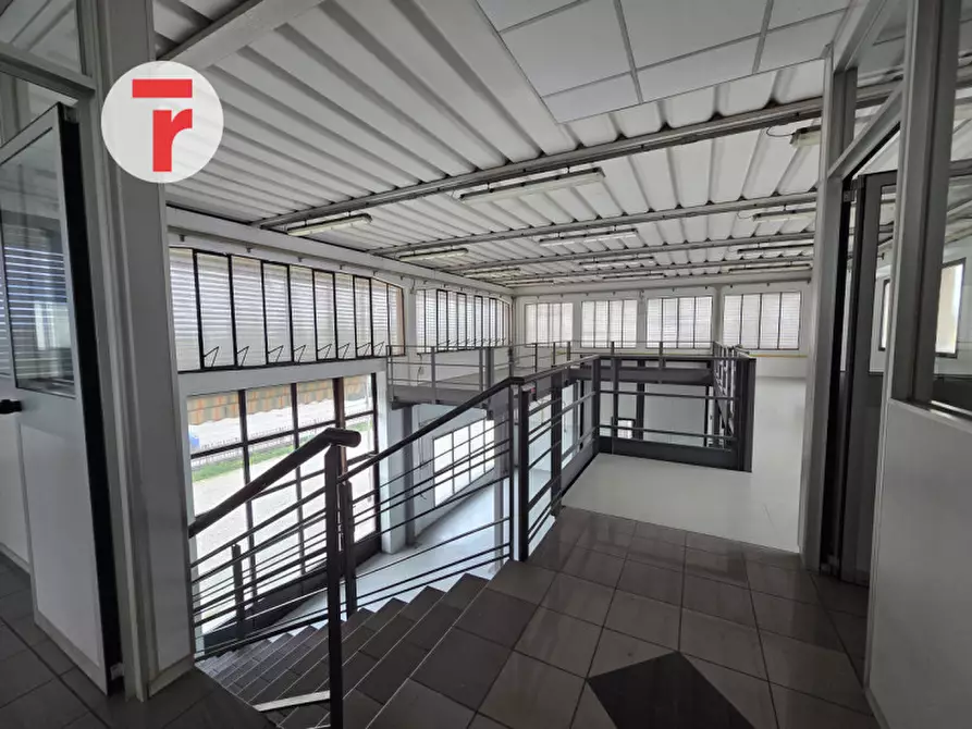 Immagine 15 di Capannone industriale in affitto  in Strada del Santo a Cadoneghe