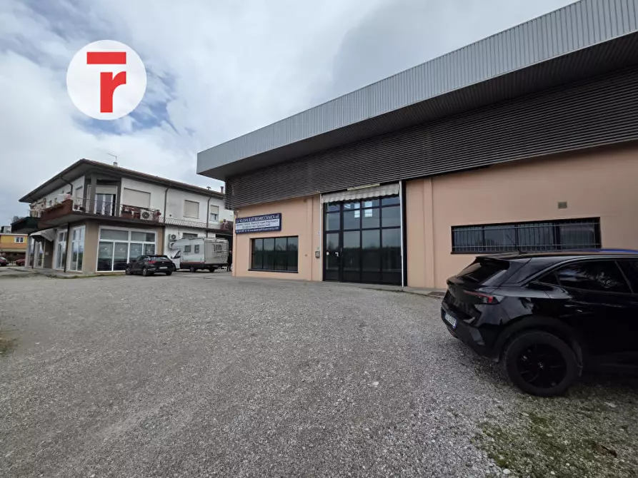 Immagine 18 di Capannone industriale in affitto  in Strada del Santo a Cadoneghe