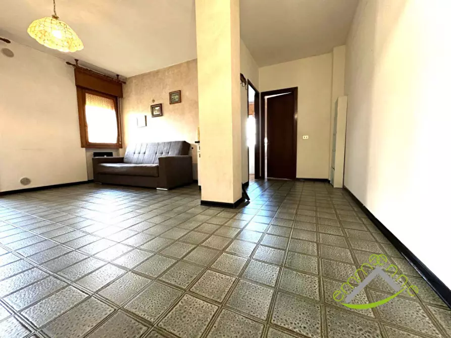 Immagine 1 di Appartamento in vendita  in Via Giosuè Carducci a Stra