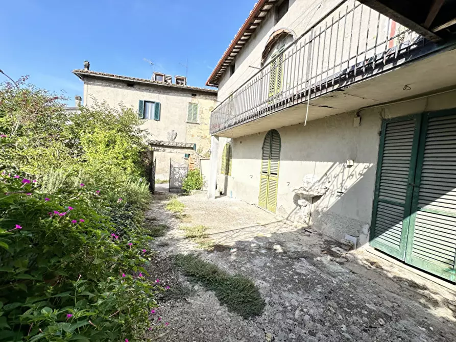 Immagine 9 di Rustico / casale in vendita  a Perugia