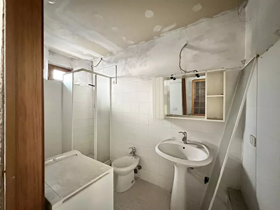 Immagine 20 di Rustico / casale in vendita  a Perugia