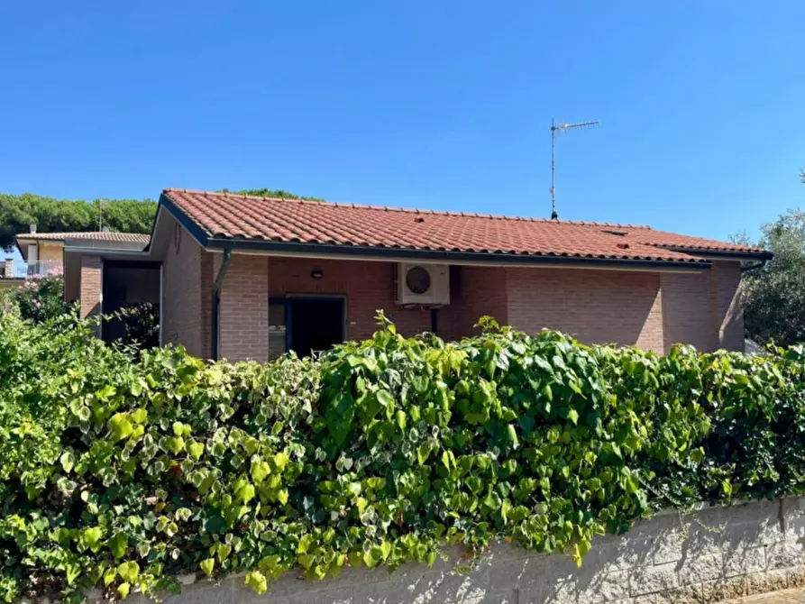 Immagine 3 di Casa indipendente in vendita  in Via Isola di Caprera a Follonica