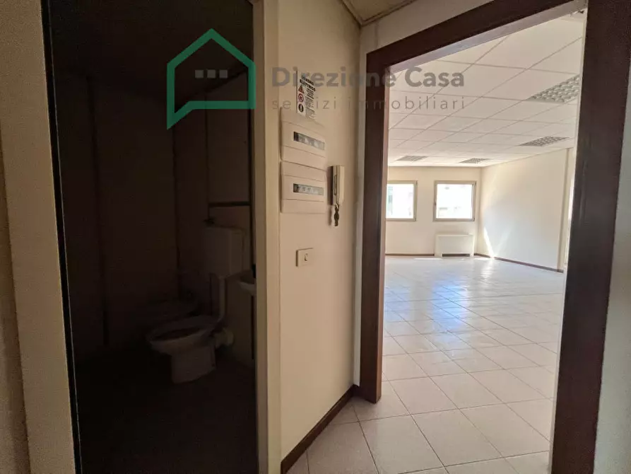 Immagine 5 di Ufficio in affitto  in CENTRO DIREZIONALE a Napoli