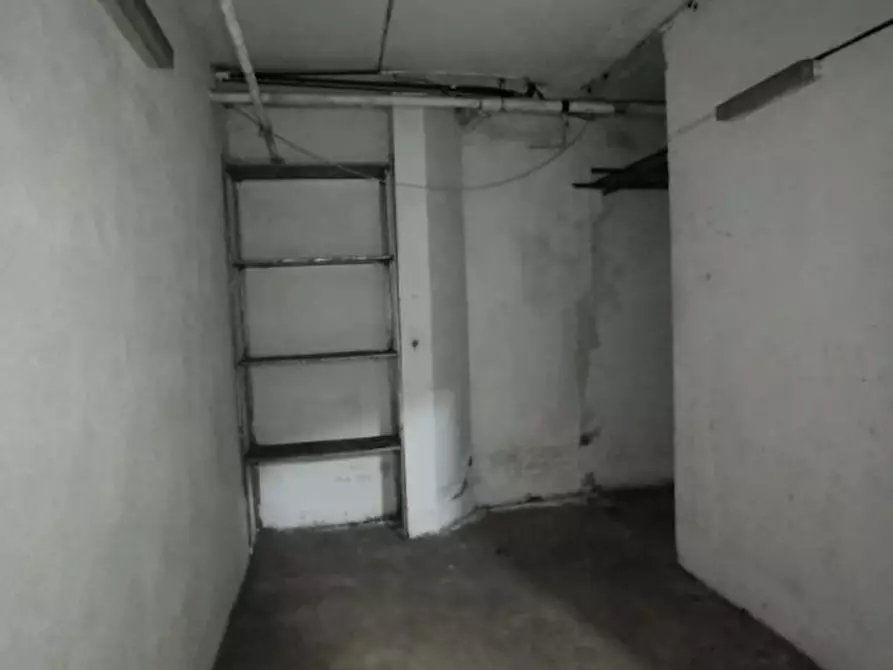 Immagine 5 di Magazzino in vendita  in Largo Nino Franchellucci 85 a Roma