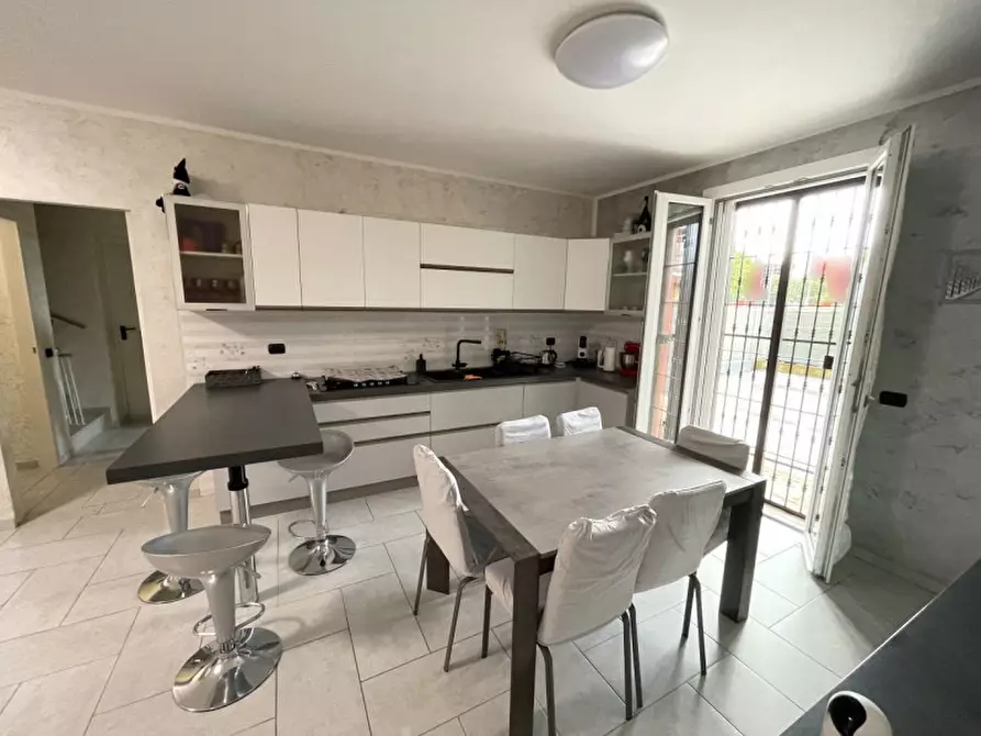 Immagine 3 di Villetta a schiera in vendita  a Suzzara