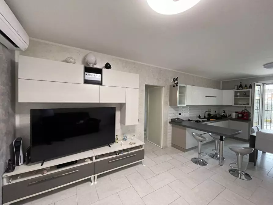 Immagine 6 di Villetta a schiera in vendita  a Suzzara