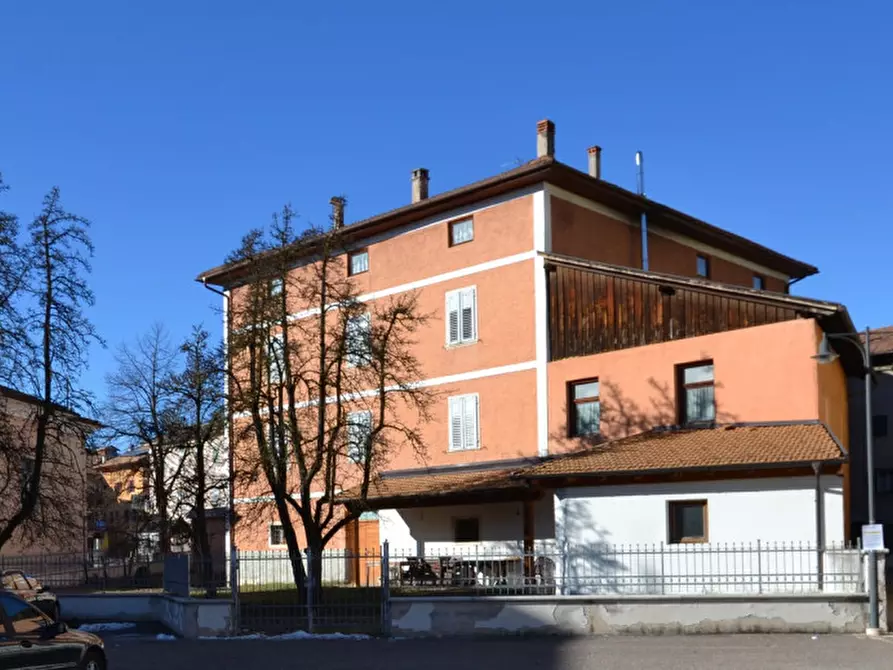 Immagine 1 di Appartamento in vendita  a Romeno