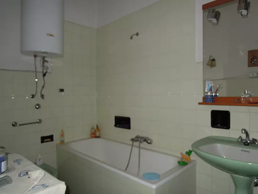 Immagine 21 di Appartamento in vendita  a Romeno