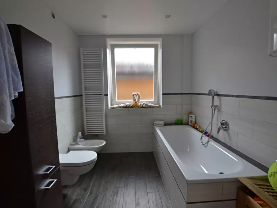 Immagine 9 di Casa indipendente in vendita  a Amblar-Don