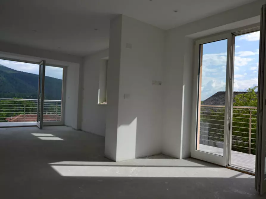 Immagine 9 di Appartamento in vendita  a Romeno