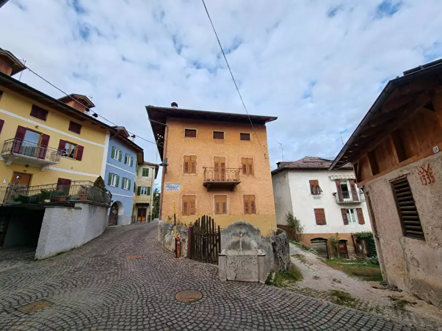 Immagine 3 di Casa indipendente in vendita  in Via Santa Lucia a Borgo D'anaunia