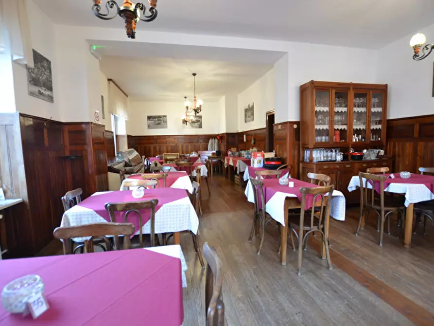 Immagine 5 di Attività commerciale in vendita  a Cavareno