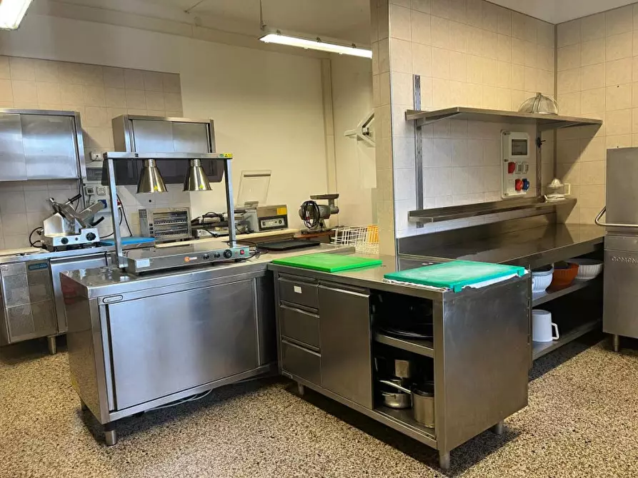 Immagine 15 di Attività commerciale in vendita  a Cavareno