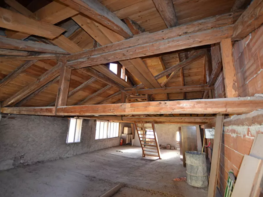 Immagine 7 di Appartamento in vendita  a Romeno