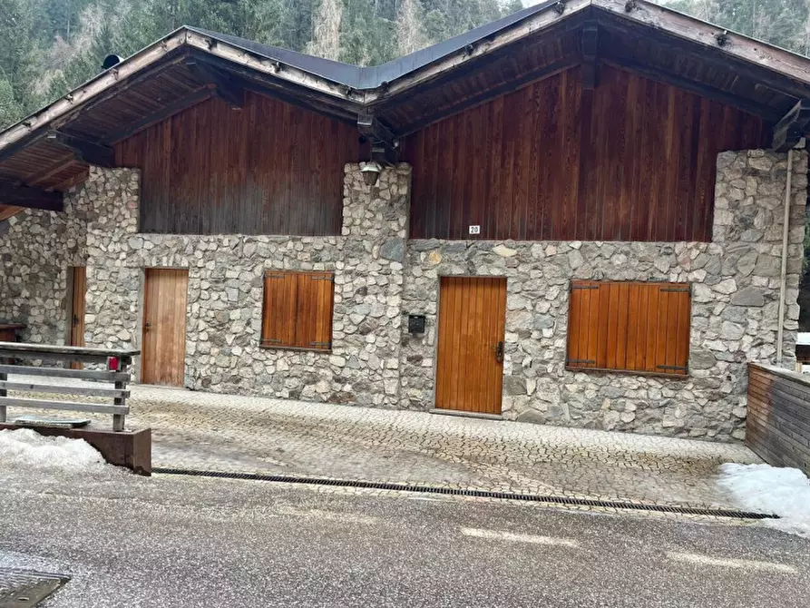 Immagine 20 di Attività commerciale in vendita  a Borgo D'anaunia