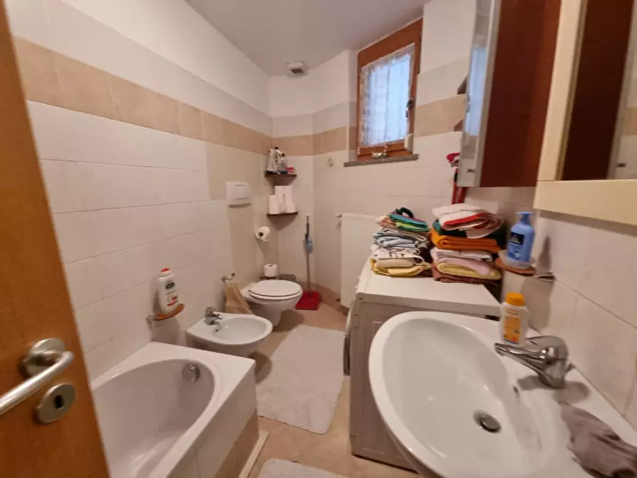 Immagine 6 di Appartamento in affitto  a Romeno