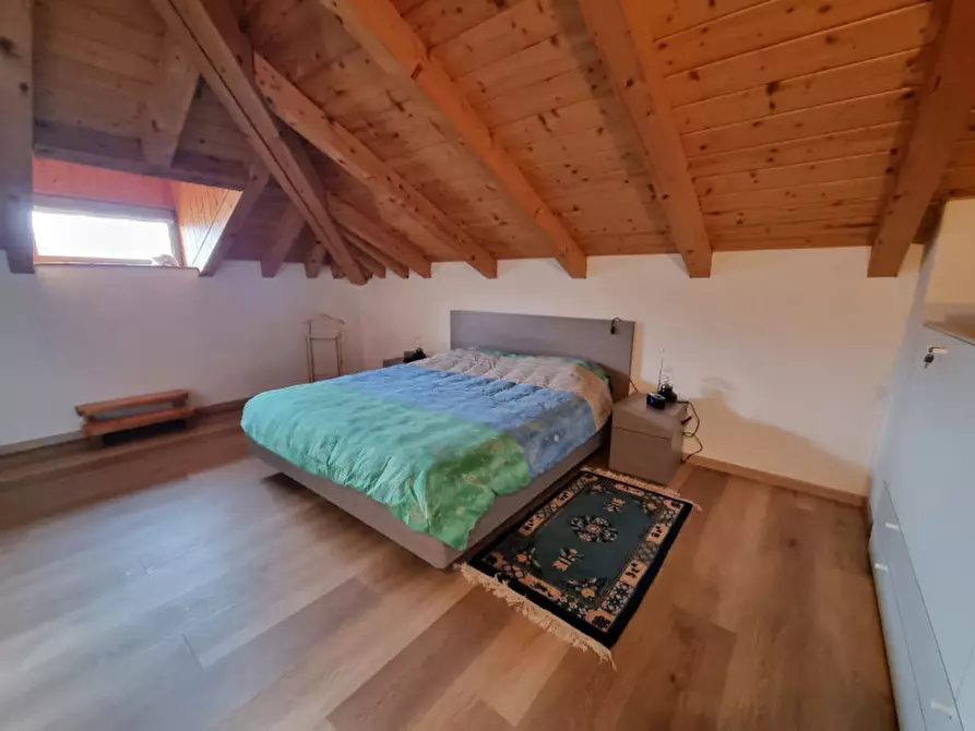 Immagine 2 di Appartamento in vendita  a Romeno