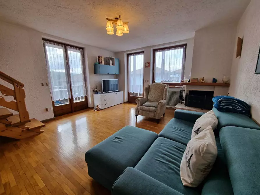 Immagine 4 di Appartamento in vendita  a Romeno