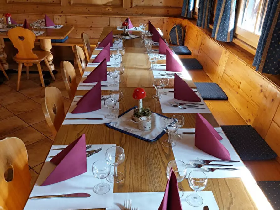 Immagine 2 di Attività commerciale in vendita  a Cavareno