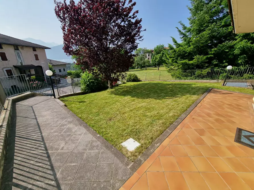 Immagine 1 di Appartamento in vendita  a Romeno