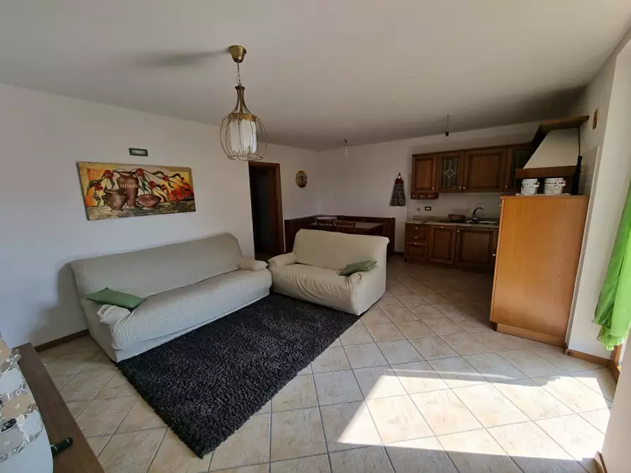 Immagine 8 di Appartamento in vendita  a Romeno