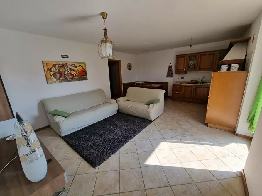 Immagine 9 di Appartamento in vendita  a Romeno