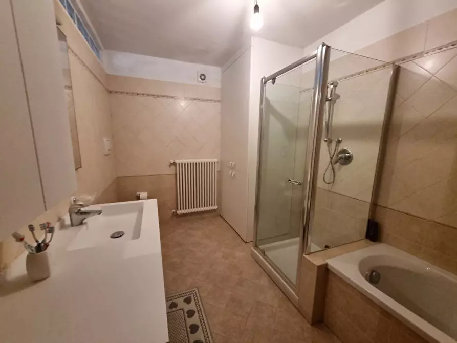 Immagine 15 di Appartamento in vendita  a Romeno