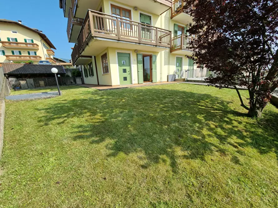 Immagine 18 di Appartamento in vendita  a Romeno