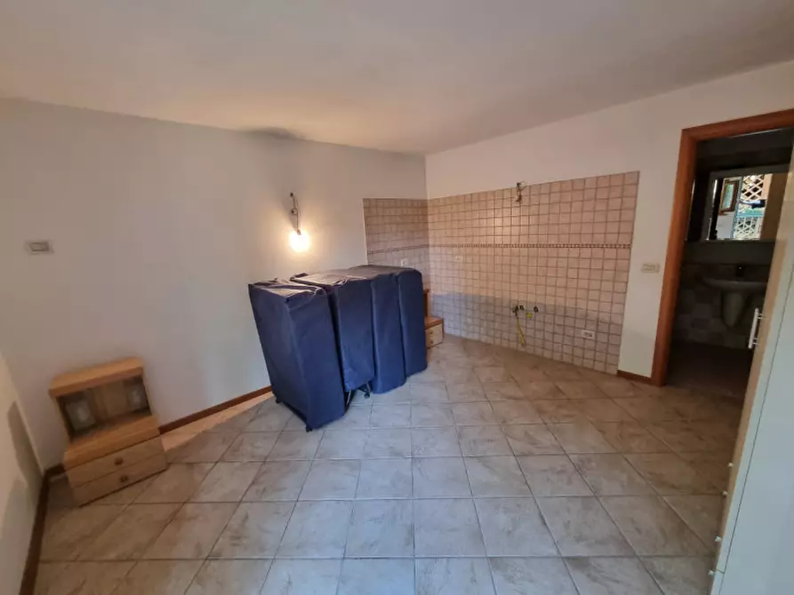 Immagine 20 di Appartamento in vendita  a Romeno