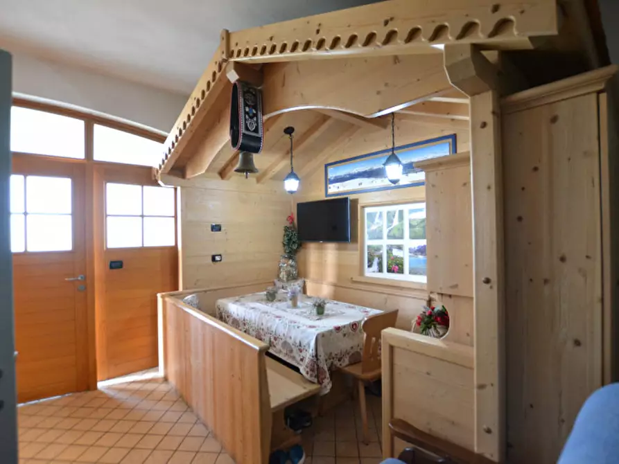 Immagine 9 di Villa in vendita  a Borgo D'anaunia