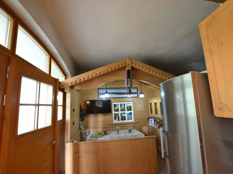 Immagine 11 di Villa in vendita  a Borgo D'anaunia