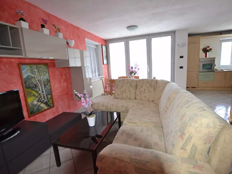 Immagine 15 di Villa in vendita  a Borgo D'anaunia