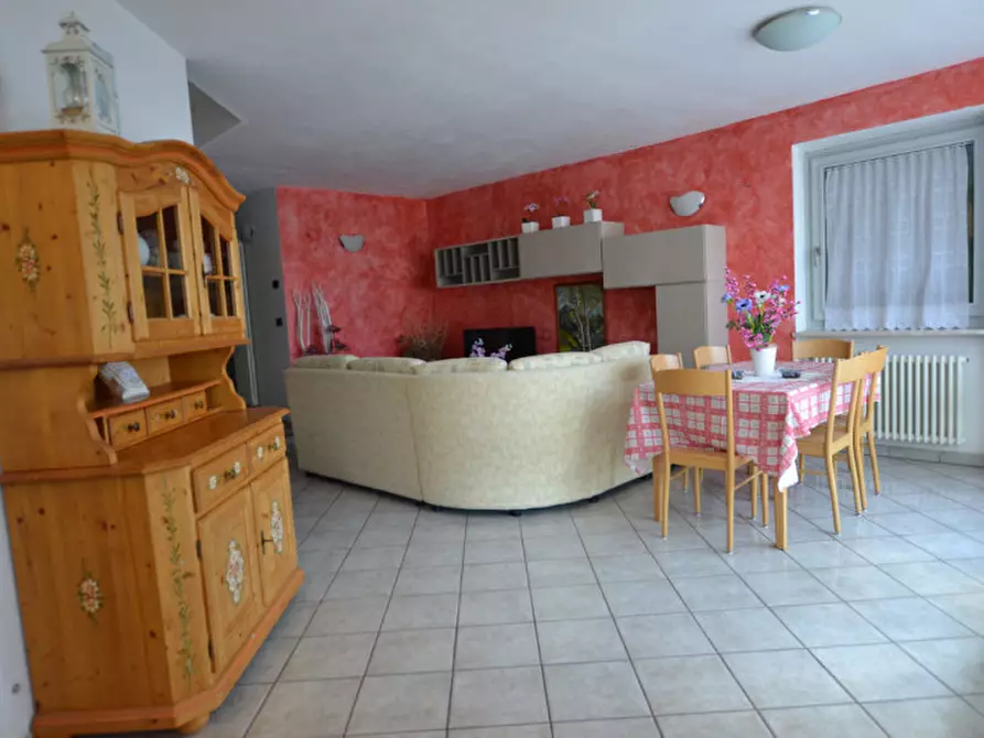 Immagine 17 di Villa in vendita  a Borgo D'anaunia