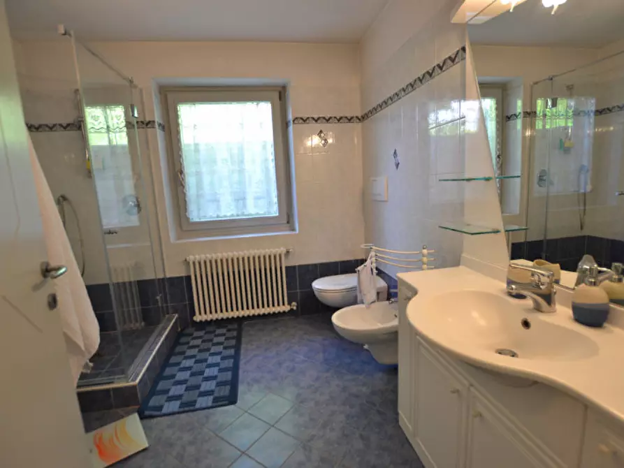 Immagine 18 di Villa in vendita  a Borgo D'anaunia