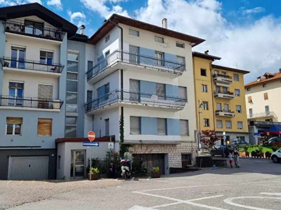 Immagine 1 di Villetta a schiera in vendita  a Ville D'anaunia