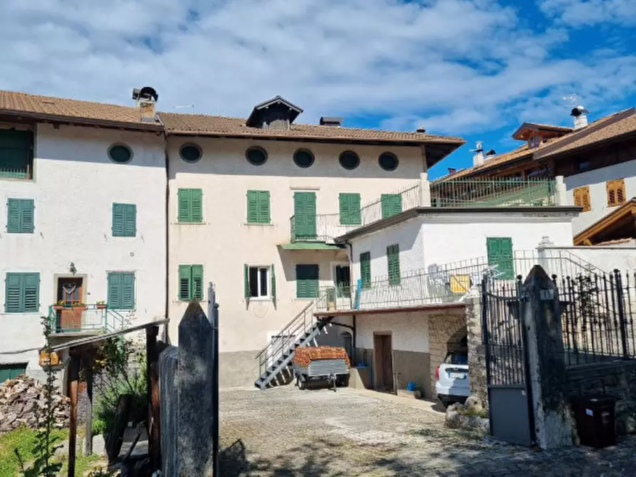 Immagine 1 di Villetta a schiera in vendita  a Sfruz