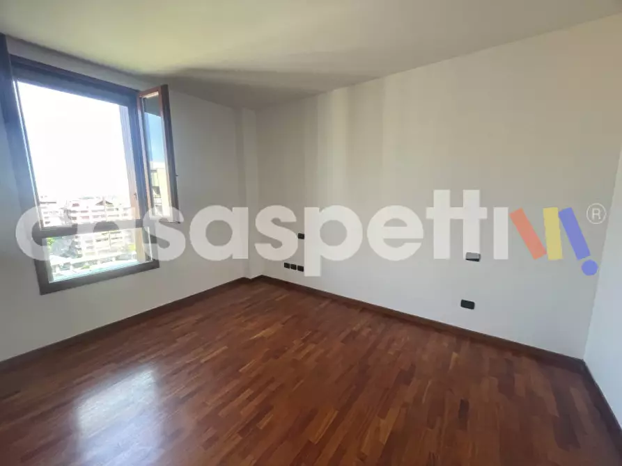 Immagine 10 di Appartamento in vendita  in Via Antonio De Curtis a Milano