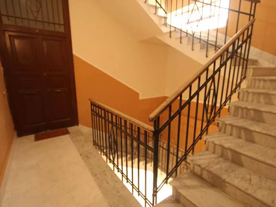 Immagine 10 di Appartamento in vendita  in via lenzi 1 a Messina