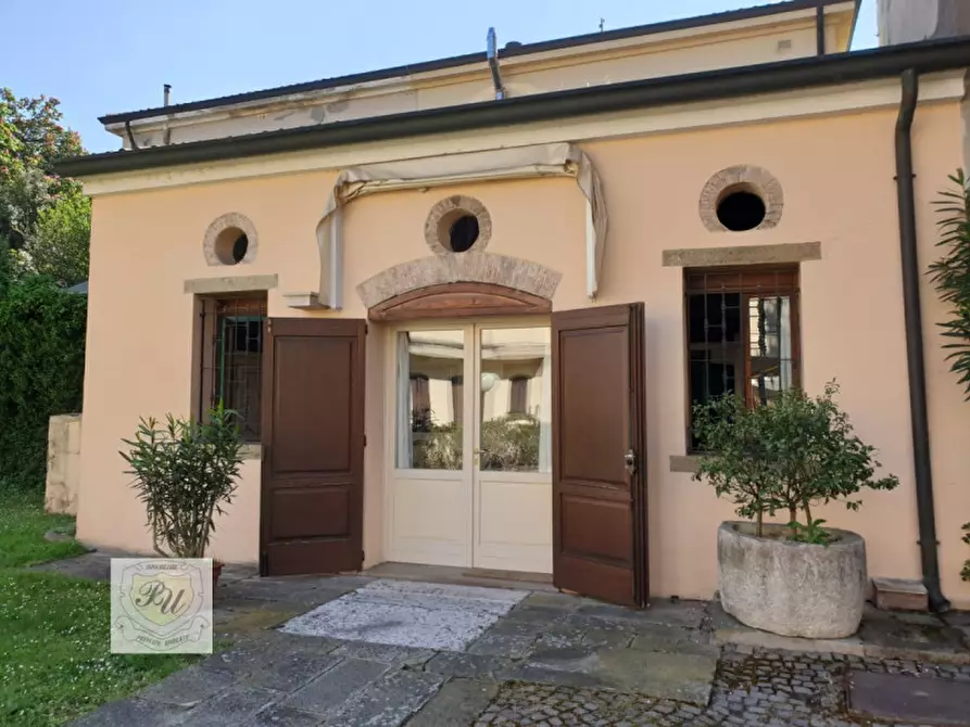 Immagine 1 di Ufficio in vendita  in Via Principe Umberto, 54/B a Este