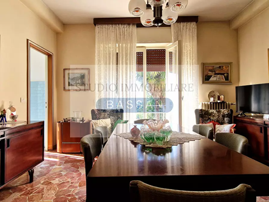 Immagine 7 di Villa in vendita  in via Andrea Del Sarto 23 a Varese