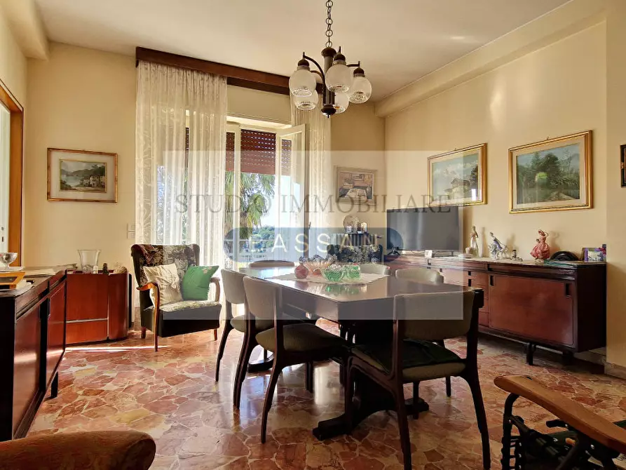 Immagine 8 di Villa in vendita  in via Andrea Del Sarto 23 a Varese