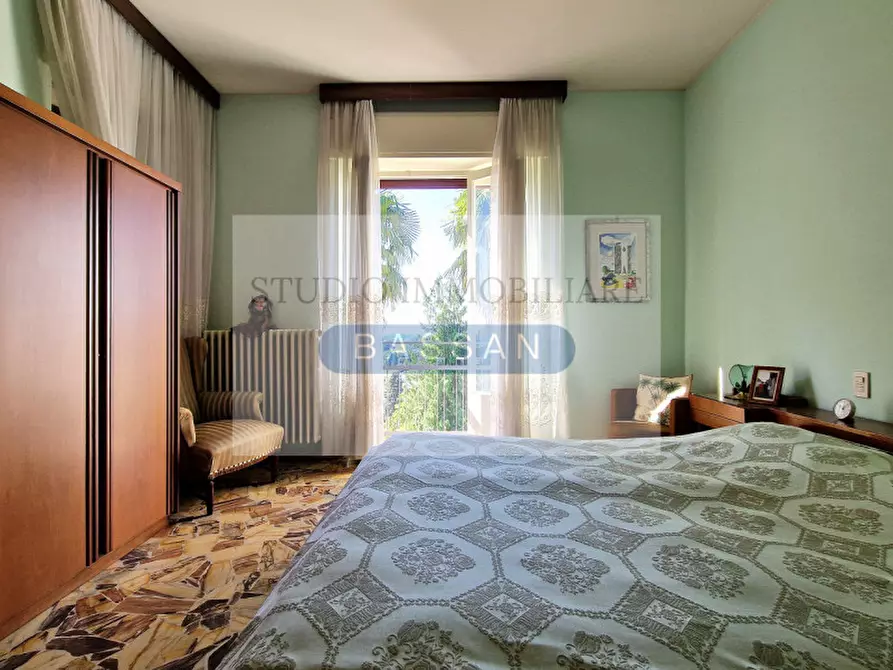 Immagine 16 di Villa in vendita  in via Andrea Del Sarto 23 a Varese