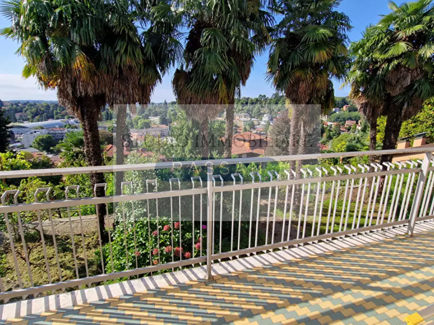 Immagine 26 di Villa in vendita  in via Andrea Del Sarto 23 a Varese