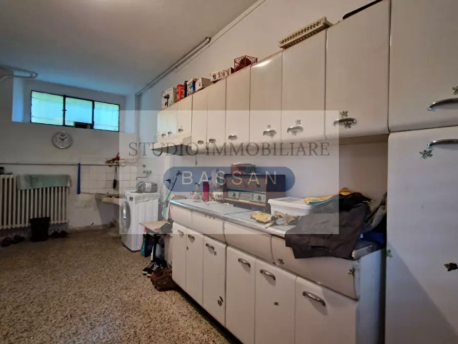 Immagine 27 di Villa in vendita  in via Andrea Del Sarto 23 a Varese