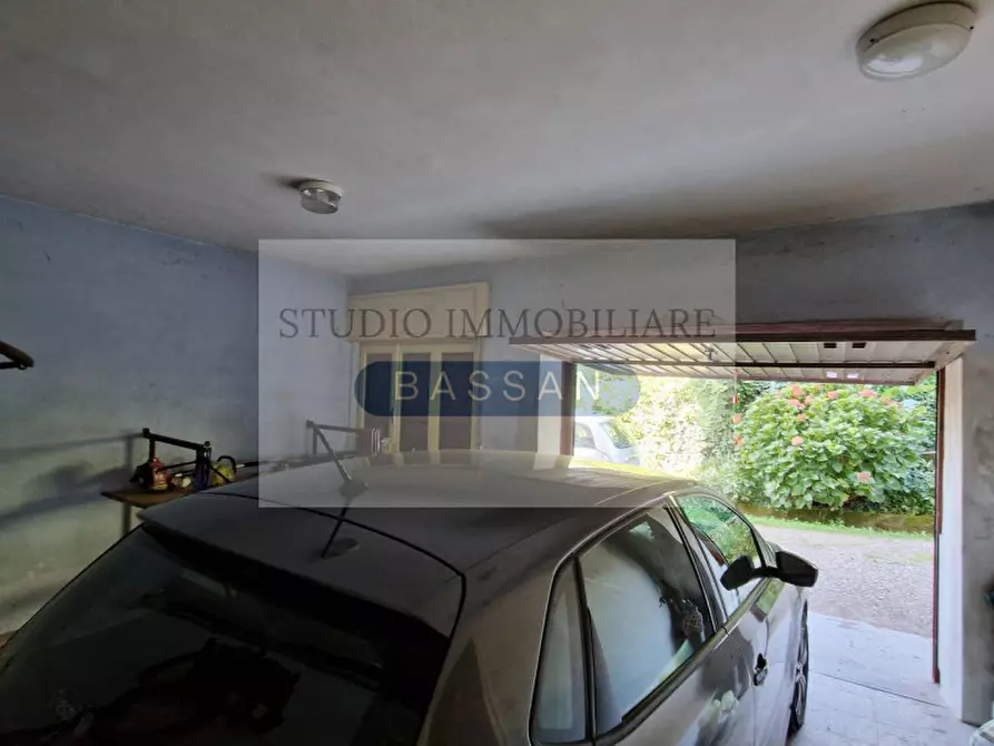 Immagine 29 di Villa in vendita  in via Andrea Del Sarto 23 a Varese