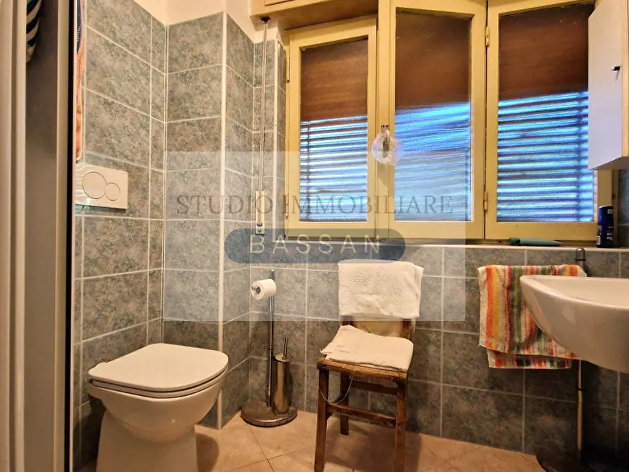 Immagine 30 di Villa in vendita  in via Andrea Del Sarto 23 a Varese